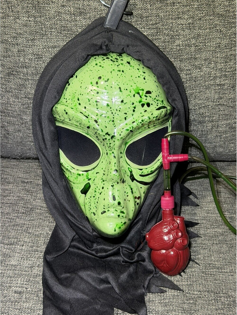 VTG Fun World Bleeding Alien Spawn Halloween Mask & Heart Pump Set WORKS!